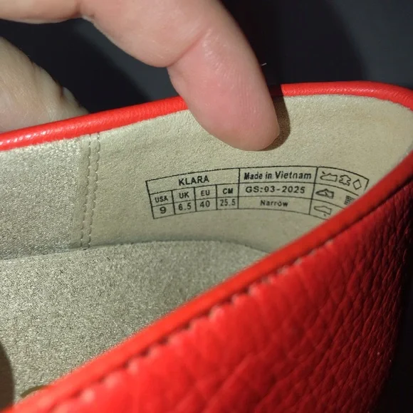 NWB Vionic Klara Cap Toe Flat in Cherry tomato Red Sz 9 Narrow - Picture 2 of 9